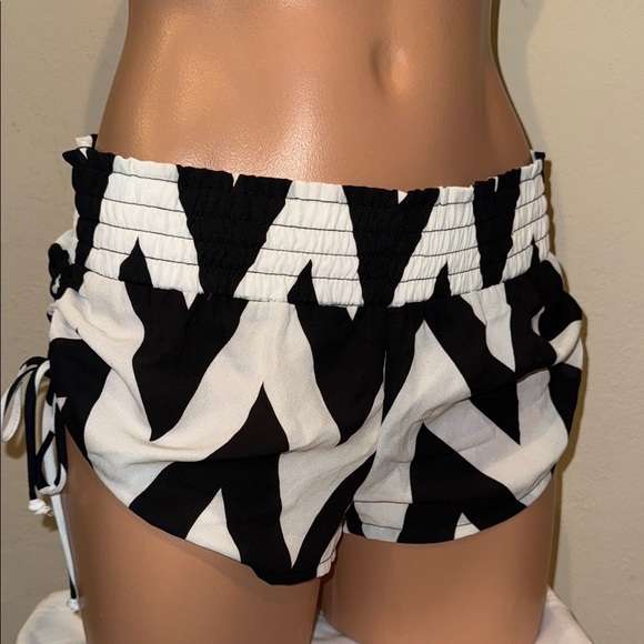 NWT Miken bikini swimsuit cover up shorts size S adjustable side - Picture 2 of 4